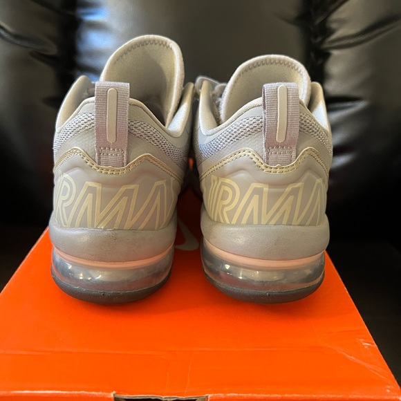 SOLD Nike Air Max Fury women’s size 10 LIKE NEW - Picture 3 of 8